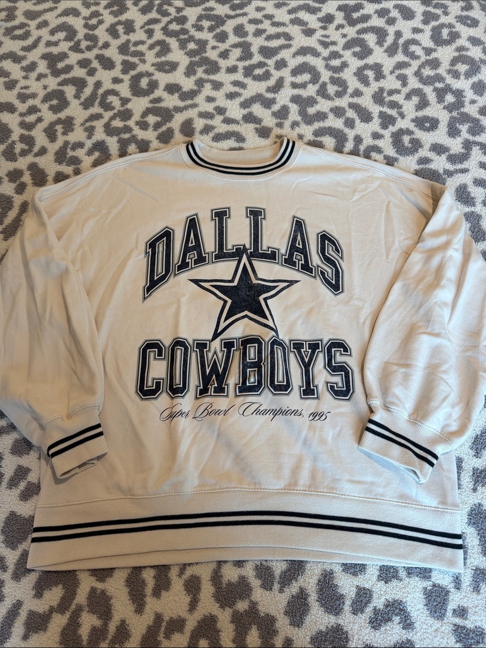 Abercrombie & Fitch Cream and Navy Dallas Cowboys Crewneck